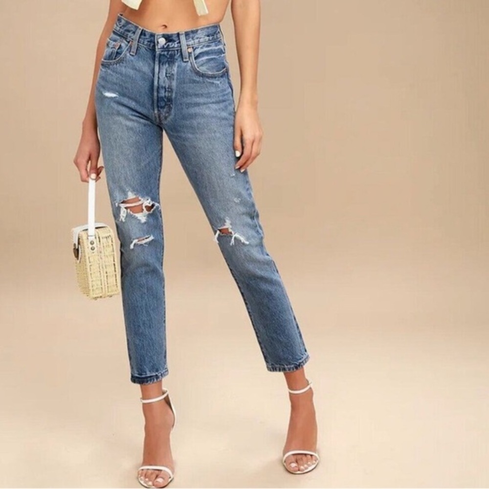 Levi's Women 501 S Skinny Jeans Medium Wash Blue Distressed Button Fly 26